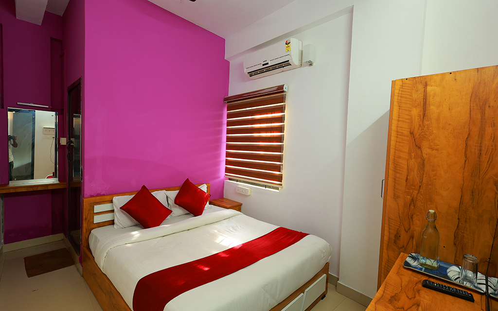 Calicut Residancy Eranjipalam room1