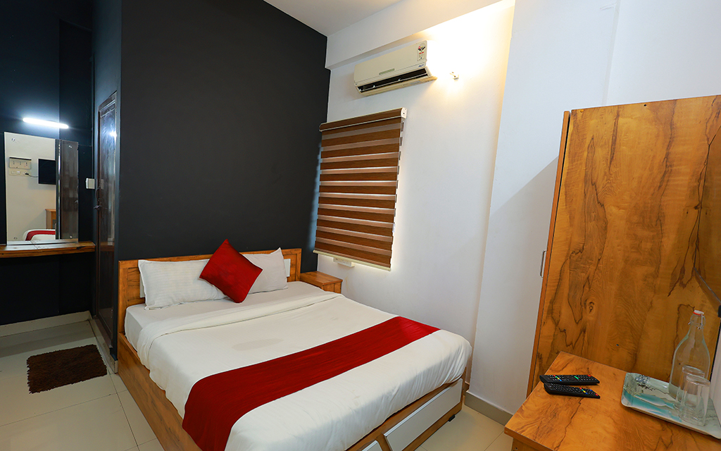 Calicut Residancy Eranjipalam room3