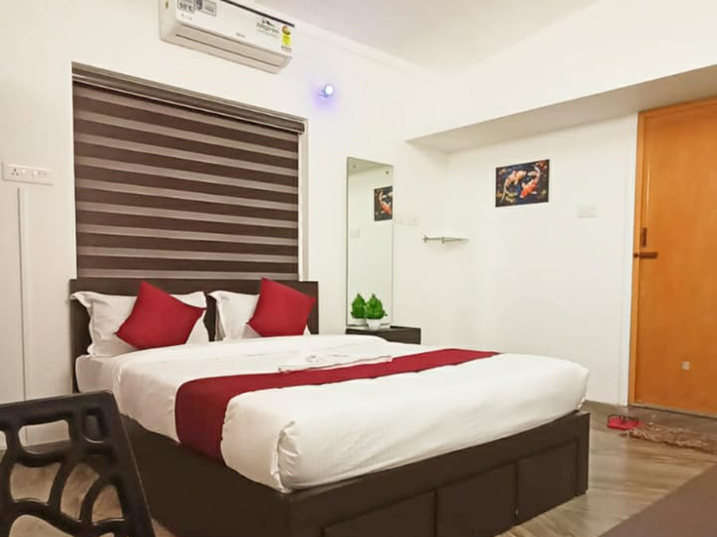 Calicut Residancy Vengeri room2